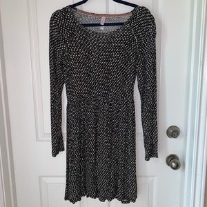 Long Sleeve Black and White Printed T-shirt Dress
